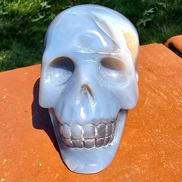 Agate Skull โ Stability โข Inner Strength โข Earth Wisdom - Picture 2 of 7